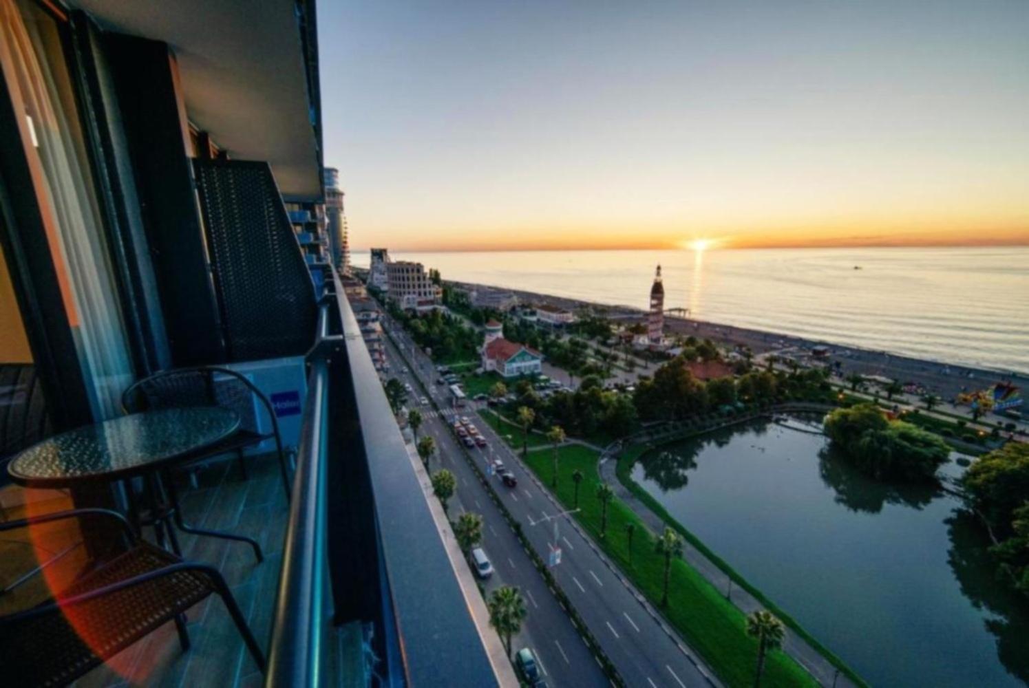 Panorama Black Sea View & Aparthotel Батуми Экстерьер фото